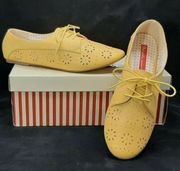 NEW B.A.I.T. Yellow Flower Cutout Lace Up ModCloth Oxford Flats Size 8.5