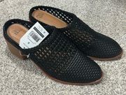 NWT TIME AND TRU BLACK WOVEN MULE HEELS