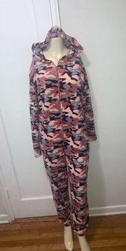 Rue 21 size medium onesie camouflage camo full body sleepwear sleep 70829 rue21