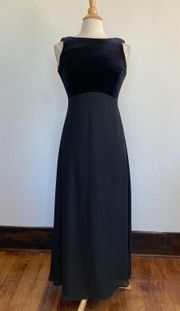 Vintage 90’s Solid Black Velvet Cowl Back Full Length Formal Dress