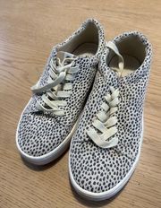 Coconuts by Matisse  BFF Womens Faux Fur Animal Print Sneakers size 6