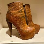 ALICE AND OLIVIA embossed leather boots size 7 1/2