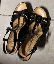 Reaction Black Patent Leather Open Toe Wedge Sandals Size 9 EUC