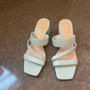 adorable light blue heels size 7.5