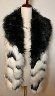 Bebe faux fur vest size extra small xs