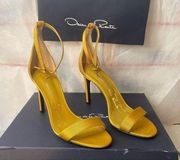 New with box Oscar De La Renta Gold mustard Yellow heels size 37 6.5