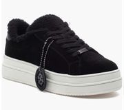 NWOB  Platform Sneaker (Women)