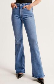 Abercrombie The 70’s Vintage Flare Ultra High Rise Jeans in medium 27/4R