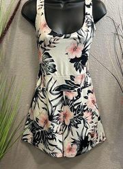 Chic Me floral, short, romper, size large