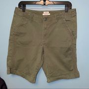 L.L. Bean Favorite Fit Lakewashed Chino Bermuda Shorts Size 10