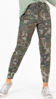 NWT Agnes & Dora Classic Joggers | Olive Camo | XS