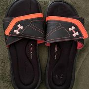 Women's Under Armour flip flops red and black with adjustable great condition