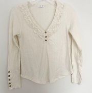 Eyeshadow Women’s Size Small Sweater Cream Long Sleeve V Neck Lace Detail