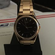 Casio gold tone medium classic unisex new