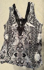 "One World" Woman's floral black, white size 1 X sleevess