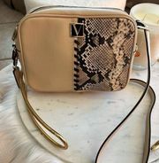 ACCESSORIES
The Victoria Top-Zip Crossbody