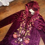 Entro NWT Embroidered Velvet Shirt hoodie Small