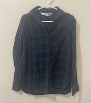 Old Navy  Women’s Classic Flannel Button-Up Shirt Plaid Green & Navy Blue Sz S