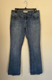 Maurice’s Morgan Boot denim bootcut medium wash distressed women’s sz 7/8 short