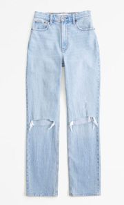 Abercrombie | Ultra High Rise 90s Straight Jean in Light Double Knee Destroy