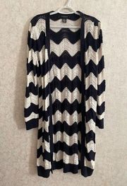 89th & Madison women's large long sleeve white / blue longer cardigan