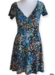 Revamped‎ small floral mini dress