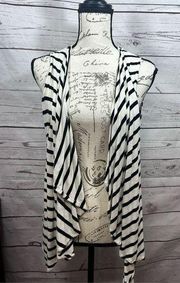 August Silk small black and white stripped vest - 2633