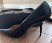 Flora 1 Black classic pumps Sz 10