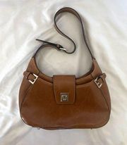 Vintage 90s style kidney brown leather silver metal buckle clasp shoulder bag