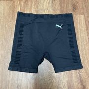 Puma Evoknit Seamless 5" Womens Black Biker Shorts Size Medium Stretch Yoga