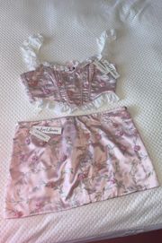 NWT Never Worn  Rose 2 Piece Corset & Mini Skirt Set Size L🩷🌹