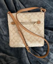 File Crossbody