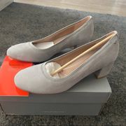 Olympia Natalie Pumps