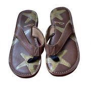 Clarks Sandals Brown Thong Flip-Flops Women’s Size 8M Star Fish  in brown