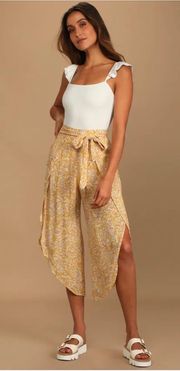 Capri Skies Pant Yellow Floral Print Cropped Pants