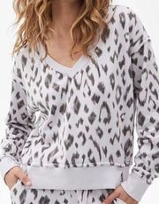 - leopard print v-neck ikak sweatshirt