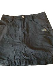 The North Face skort black size 4 women's zipper fly