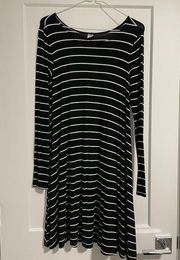 Old Navy  Black & White Striped Long Sleeve Dress