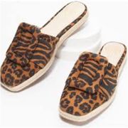 Vince Camuto NEW Mules 8.5 Jinannie animal print Buckle Suede Espadrille Flat