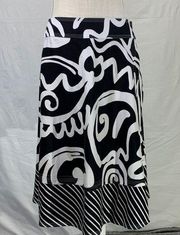 MIDI Printed Black and White Side Zip Skirt Size 6