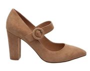 Tahari tan suede chunky heels A17