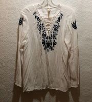 Raga Boho Peasant Laced Front Embroidered Top Medium