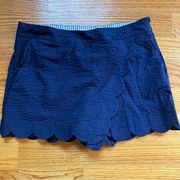 Vineyard Vines navy blue scalloped skort size 10