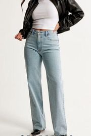 Abercrombie & Fitch - NWT Curve Love High Rise 90s Relaxed Jean