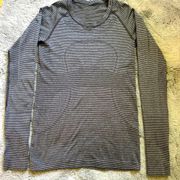 🩶🩶 Lululemon athletica swiftly tech long sleeve top size 6