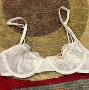 NWT  White Lace Underwire Bralette Unlined Un-Padded Size 30A