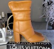 Gianvito Rossi 85 Quilted Lambskin Shearling-Lined Mid Boots in Sienna