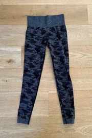 Gymshark  Adapt Camo Seamless Leggings in Black & Gray