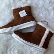 NWT Women’s Arizona Ugg Like Boots