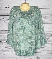 Alfani Elements NWT Size S Green & White Reptile Print Round Hemline Blouse Top